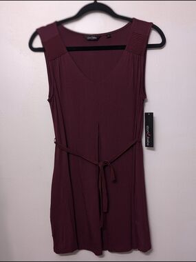 NWT Stork & Babe Sleeveless V-Neck Belted Swing Maternity Top in Wine S